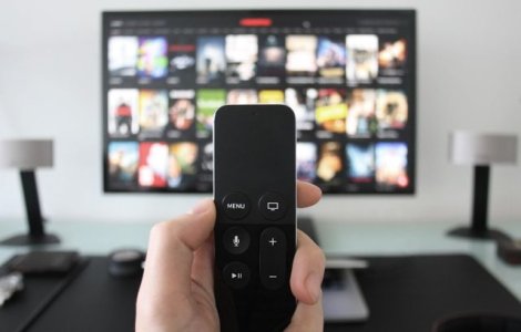 Reduceri de Paste: televizoare smart cu diagonala mare la preturi mai mici