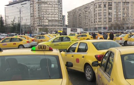 Transportatorii protesteaza, miercuri, in Piata Victoriei