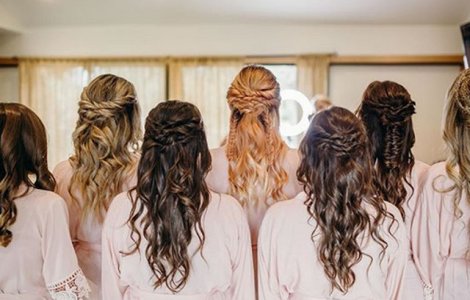  Top  15+ idei de coafuri pentru domnisoarele de onoare