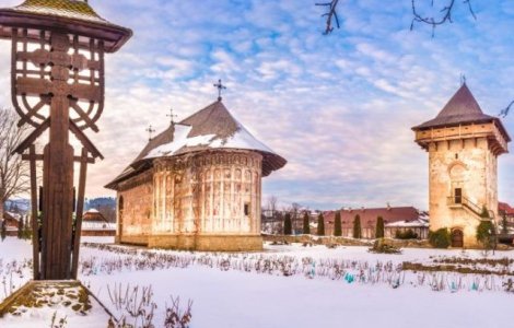 Imagini de poveste din Bucovina: ninsoare in plina primavara/ VIDEO