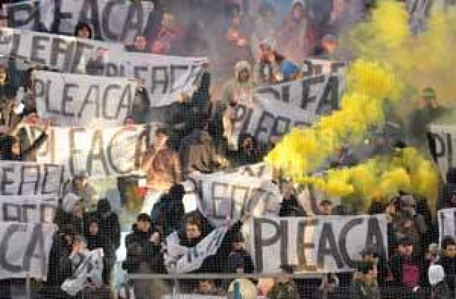 Galeria Stelei: 'Am asteptat aceste momente ani intregi/ Ai ajuns unde meriti/ Pac, pac, ma intelegi'