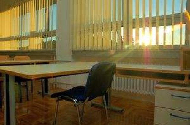 Profesorii trebuie sa aleaga: Salarii inghetate sau 20.000 de disponibilizari