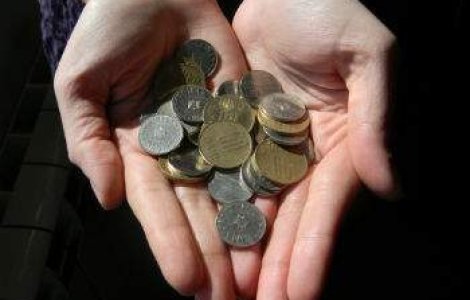 Cursul valutar: Motiunea ar putea arunca leul in aer