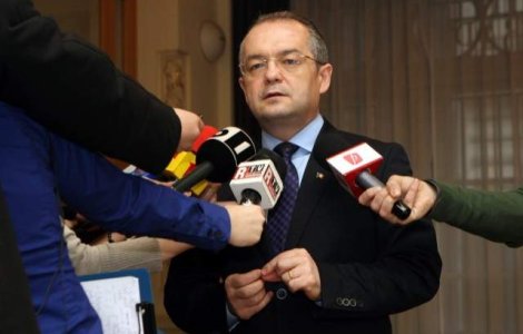 Boc: Grupul minoritatilor ne-a lucrat pe la spate