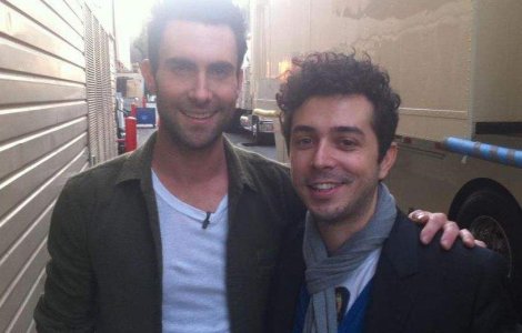 Maroon 5 a apelat la talentul lui Marius Moga