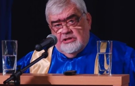 Andrei Plesu anunta ca se retrage, "cel putin deocamdata", din viata publica