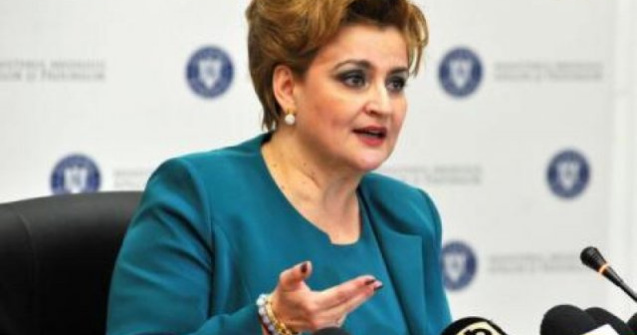 Gratiela Gavrilescu anunta ancheta la Buzau, dupa ce cadavrul unui urs impuscat in baza unui aviz a fost batjocorit