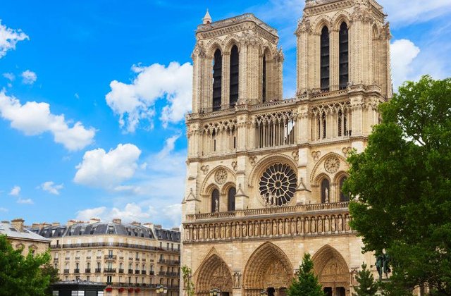 A fost construita pe o locatie sacra. 10 curiozitati despre catedrala Notre-Dame