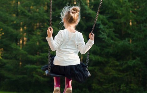 7 din 10 romani au facut o donatie in ultimii 2 ani. Sanatatea si copiii, principalele cauze la care oamenii reactioneaza