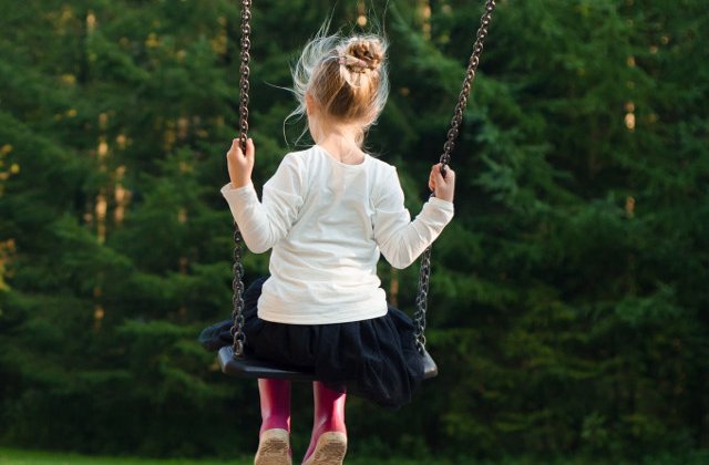 7 din 10 romani au facut o donatie in ultimii 2 ani. Sanatatea si copiii, principalele cauze la care oamenii reactioneaza