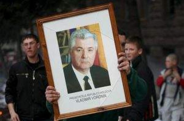 In ziua expirarii mandatului de presedinte, Voronin acuza opozitia ca a pus la cale un puci