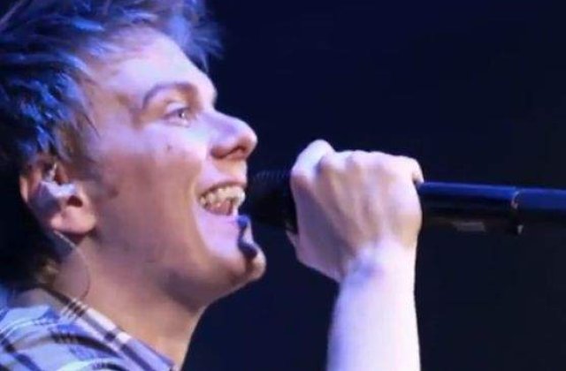 Autorul hitului "Ai Se Eu Te Pego", pe o scena romaneasca