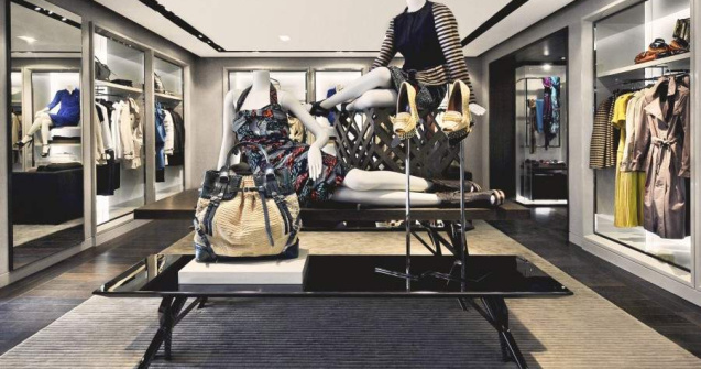 Lux in Capitala: Burberry a inaugurat primul magazin monobrand din Romania