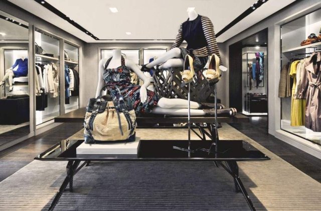 Lux in Capitala: Burberry a inaugurat primul magazin monobrand din Romania