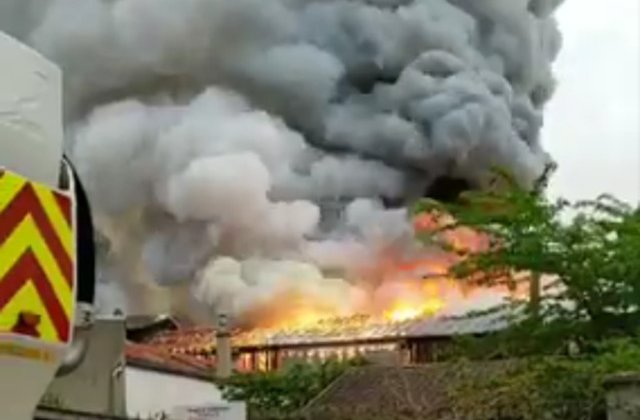 Un nou incident in Franta. Un incendiu puternic a izbucnit in Versailles/ VIDEO