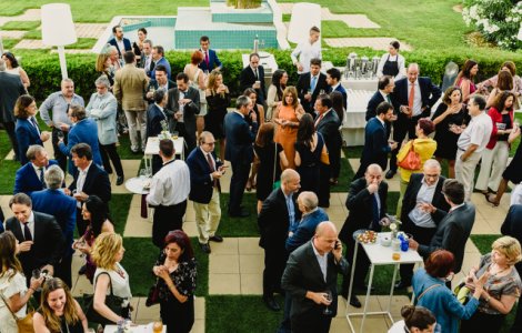 Cum te imbraci la un eveniment corporate. 4 reguli esentiale de care sa tii cont