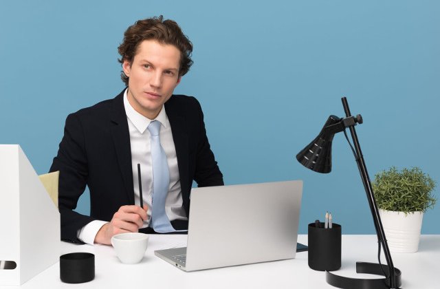 Studiu: 6 din 10 angajati romani vor sa-si schimbe jobul in urmatoarele sase luni