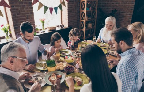  Top  8 subiecte de discutie pe care sa nu le abordezi in familie de Paste