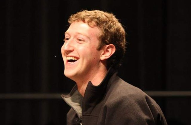 Oferta publica a Facebook reduce averea lui Zuckerberg