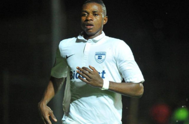 Un fotbalist din Burundi a facut infarct in timpul unui meci si a murit