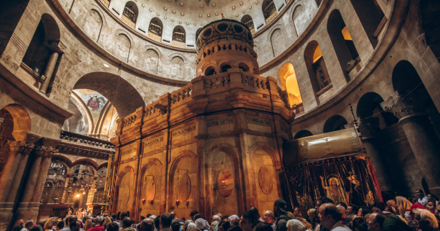 Sfanta Lumina de la Ierusalim va fi adusa sambata in Romania