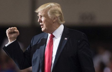 Trump insista: O persoana inarmata ar fi putut salva numeroase vieti in atentatele de la Paris