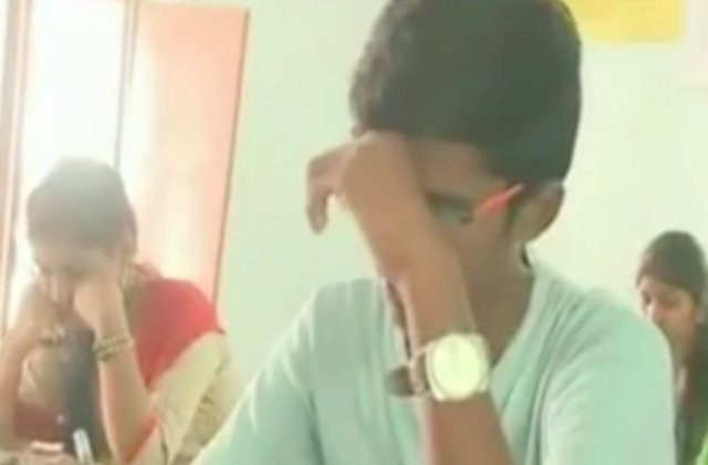 Cel putin 25 de elevi s-au sinucis in ultima saptamana, dupa ce o eroare de sistem le-a calculat gresit notele la un examen