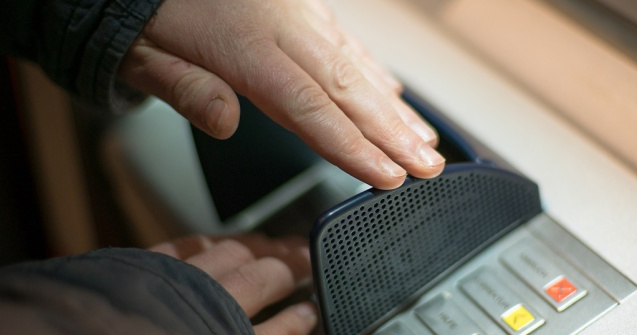 O explozie a fost provocata la un bancomat din municipiul Arad, insa aparatul nu avea bani