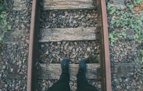 Trei tineri au murit loviti de tren in timp ce isi faceau selfie-uri pe calea ferata