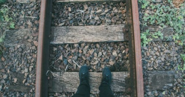 Trei tineri au murit in timp ce isi faceau selfie-uri pe calea ferata