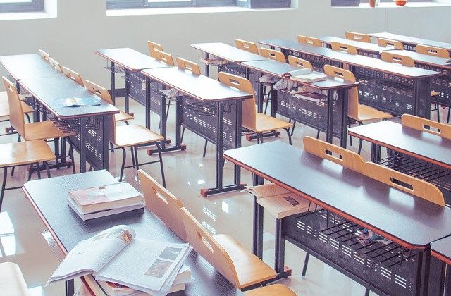 Profesorii din Florida vor putea intra inarmati la ore