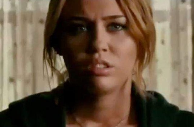 "LOL", noul film al lui Miley Cyrus, este un esec financiar