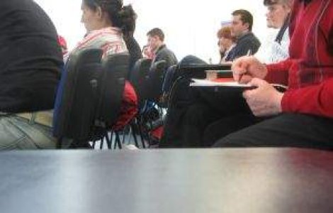 Toti copiii profesorilor ar putea fi scutiti de taxe de admitere si cazare