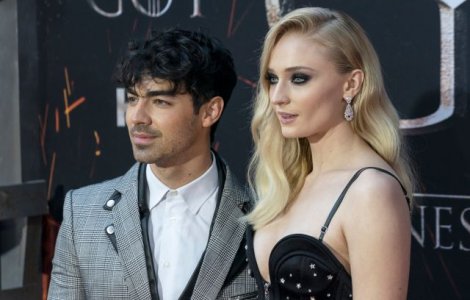 Ceremonie surpriza: Joe Jonas s-a casatorit cu Sophie Turner, Sansa din "Game of Thrones"/ VIDEO