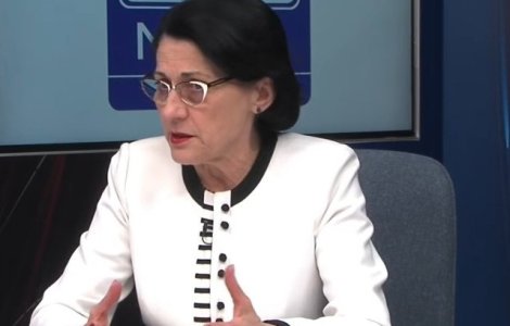 Andronescu: Mi-as dori ca elevii olimpici sa nu plece din tara