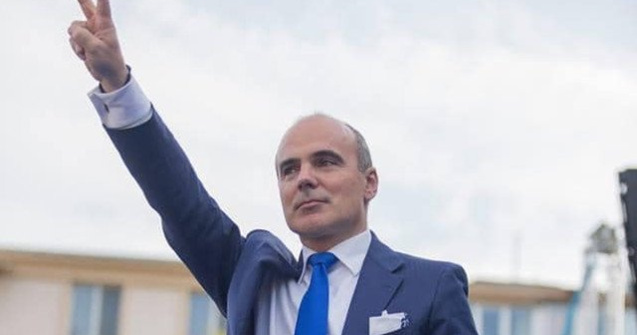 Rares Bogdan: Nu poti conduce Romania cu Codrin Stefanescu, cap de cauciuc, cu Mitraliera-Radulescu, cu bolsevicul Nicolicea