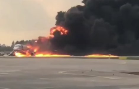 Nou bilant: 41 de persoane au murit si 37 au supravietuit, dupa aterizarea avionului in flacari la Moscova