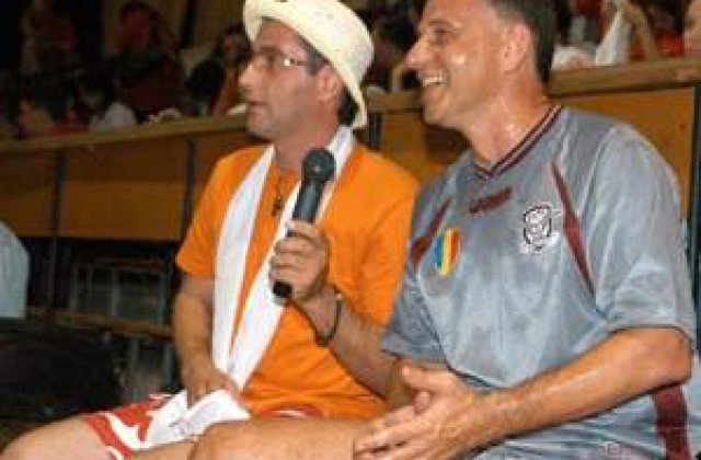 Dezbracatu&#8217;: 'Sunt pus intr-o situatie de 2 lei. Nu sunt un mahalagiu'