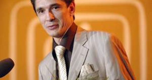 Luis Lazarus vrea o sexy-asistenta