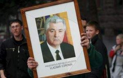 Puterea comunista din R. Moldova cauta 'tapi ispasitori' printre romani si jurnalisti pentru proteste