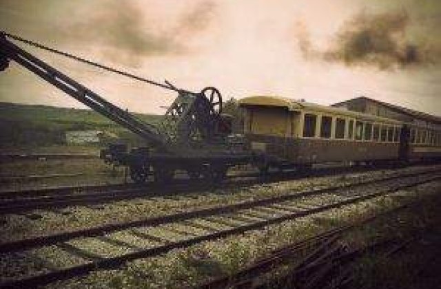 Doua vagoane ale unui tren incarcat cu motorina au deraiat la Brasov