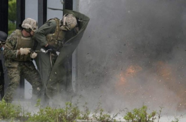 China: O femeie kamikaze a ucis doua persoane si a ranit alte 14