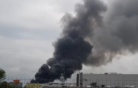 Incendiu la un centru comercial din Afumati. A fost declansat sistemul RO-ALERT/ VIDEO