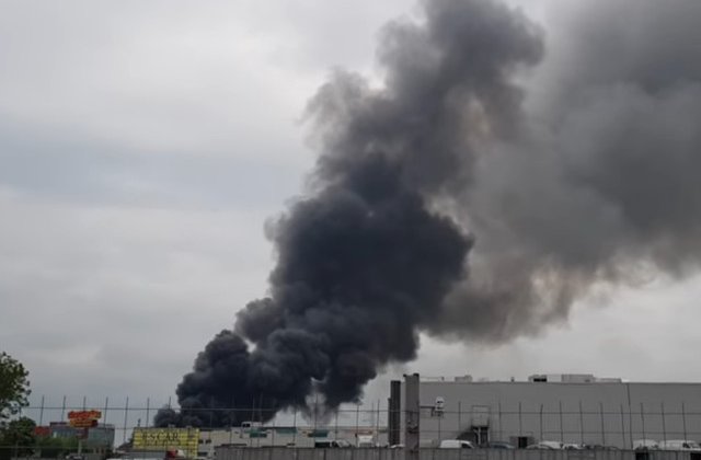 Incendiu la un centru comercial din Afumati. A fost declansat sistemul RO-ALERT/ VIDEO