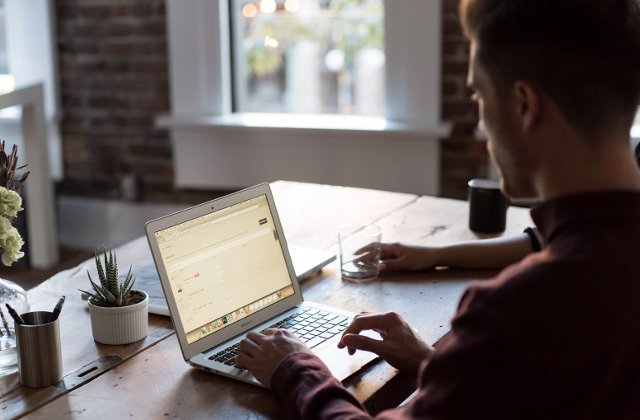 Studiu: Trei sferturi dintre angajatii romani sunt nemultumiti de locul lor de munca