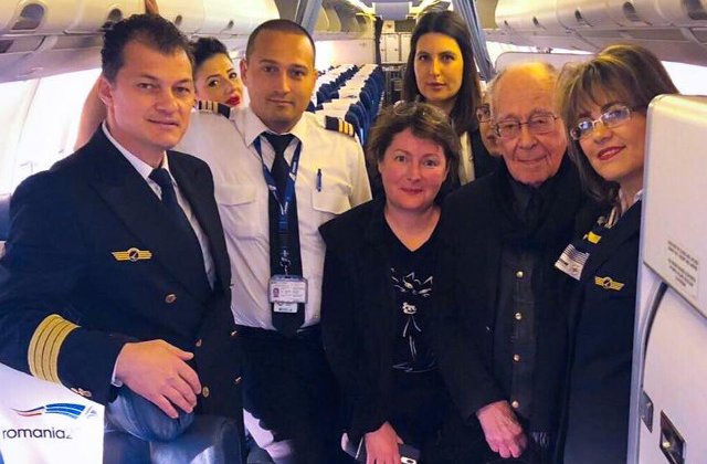 Mihai Sora primeste un abonament pe viata de la TAROM, dupa incidentul cu "robotelul" companiei aeriene
