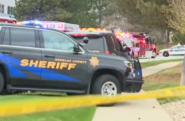 Un elev a fost ucis si alti sapte raniti intr-un atac armat la o scoala din Denver