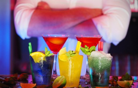  Top  8 trucuri ingenioase pe care le folosesc barmanii pentru a pacali clientii