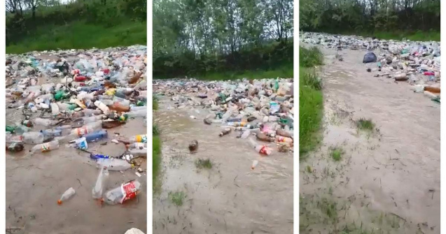 Tone de gunoi aduse de viitura, in judetul Arges / VIDEO