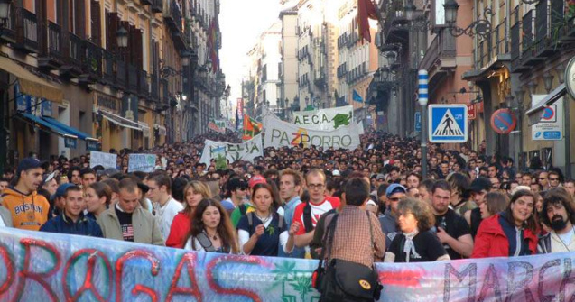 Zeci de mii de "indignati" au manifestat in Spania